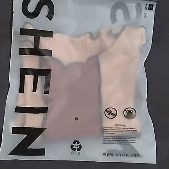 *NWT* A block color style shirt - Picture 6 of 6